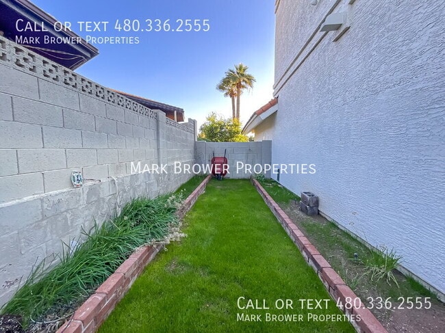 Building Photo - 228 W Royal Palm Rd