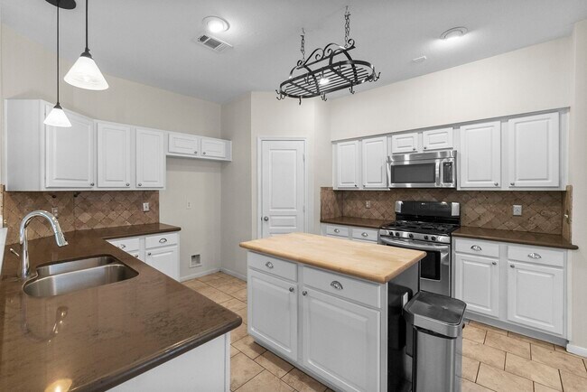 Building Photo - 58 N Indigo Cir