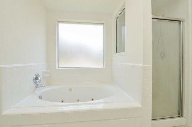 Building Photo - 14811 Winterfair Dr