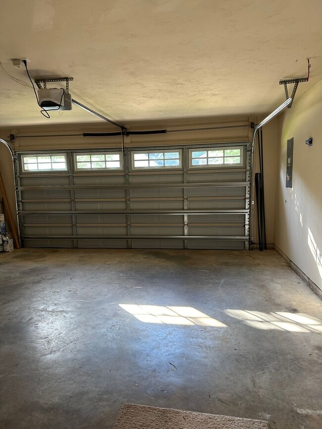 Building Photo - Gorgeous Deerfield Plantation 4 Bed 2.5 Ba...
