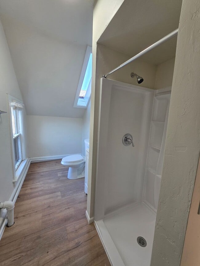 Building Photo - 210 S Maple Ave