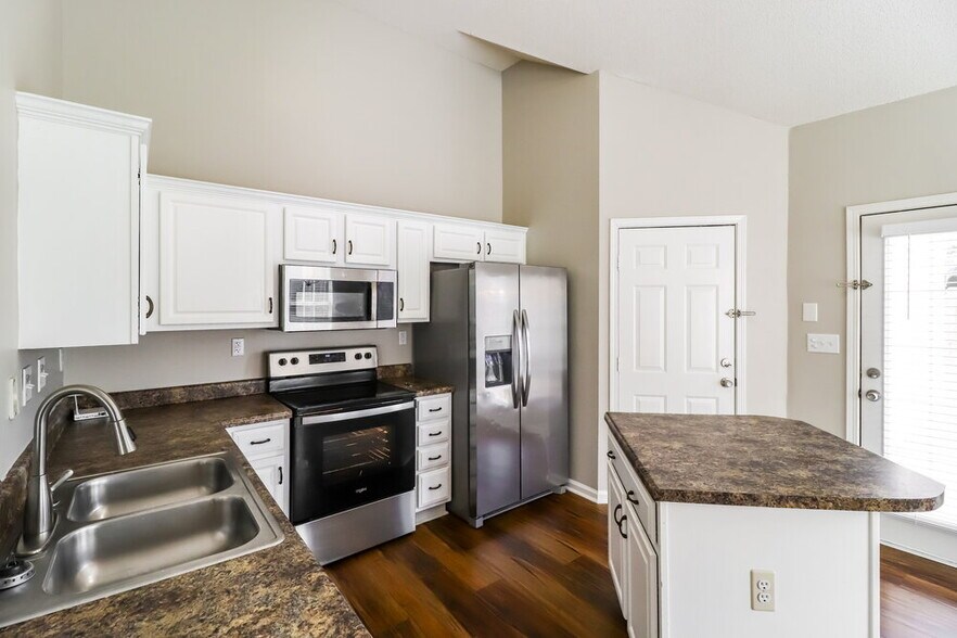 Building Photo - 9165 Acadia Pl