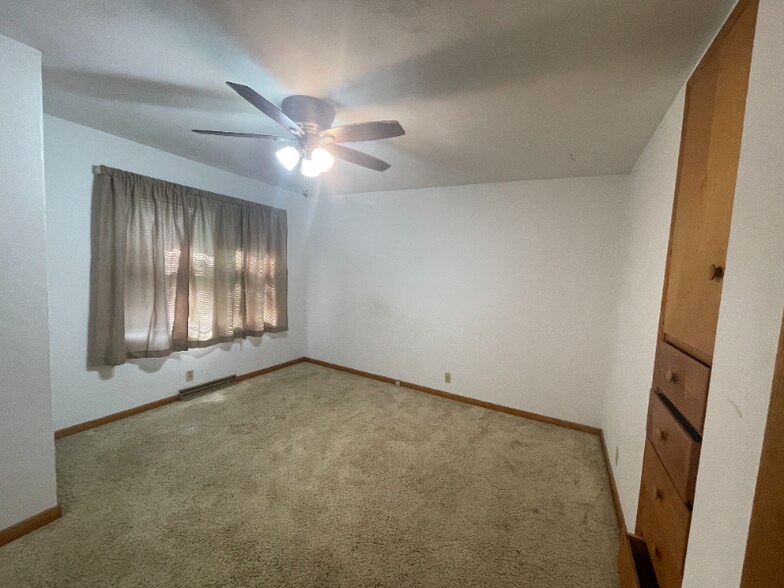 Building Photo - 1302 E Mumford Dr