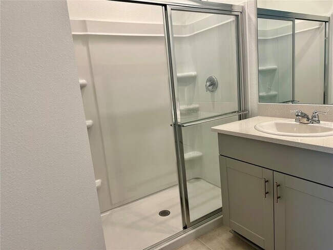 Building Photo - 534 Wayland Dr
