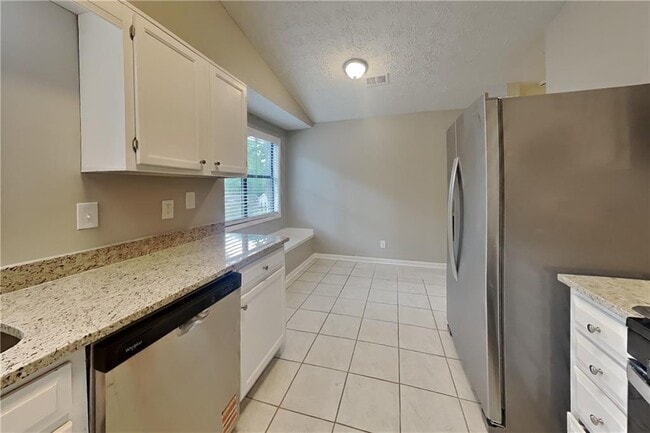 Building Photo - 815 Riverstone Ln