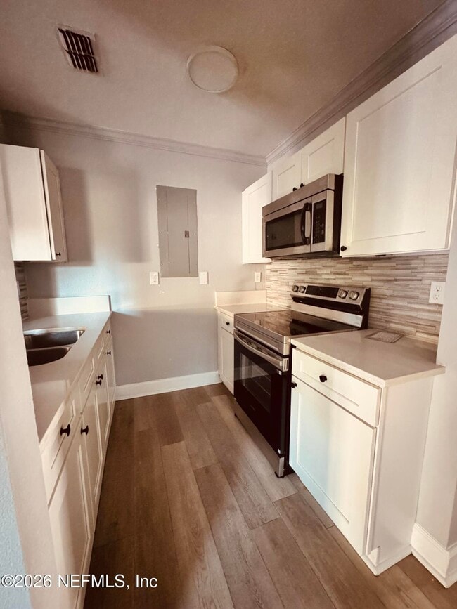 Building Photo - 3926 Ruby Dr W