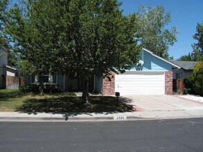 Building Photo - <b>Three Bedroom Single Story SE Reno Home<br><br>
