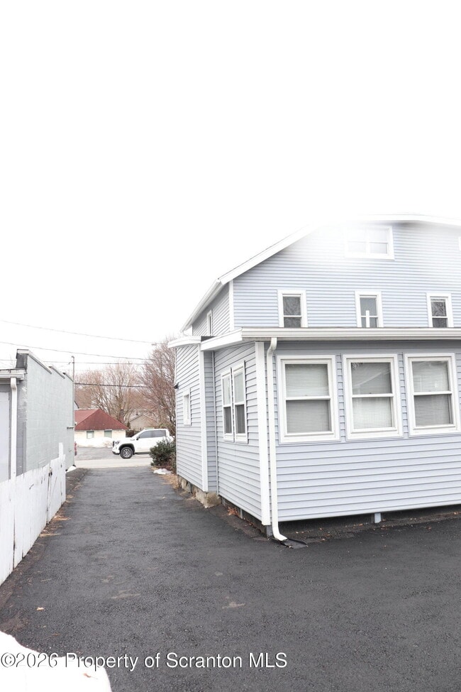 Building Photo - 710 W Lackawanna Ave