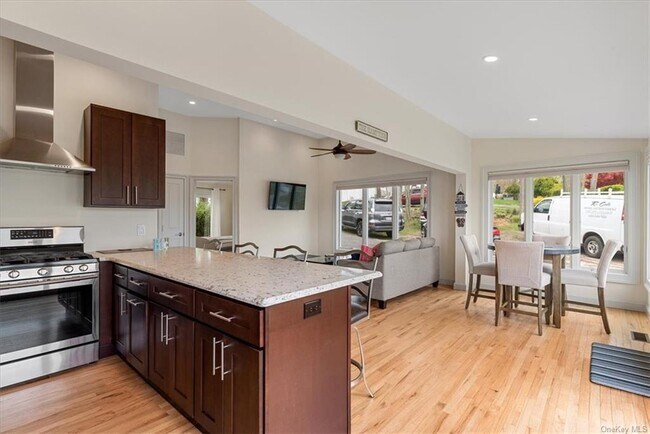 Building Photo - 73 W Tiana Rd