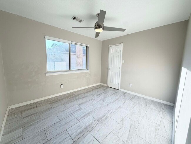 Building Photo - 6610 Campden Dr