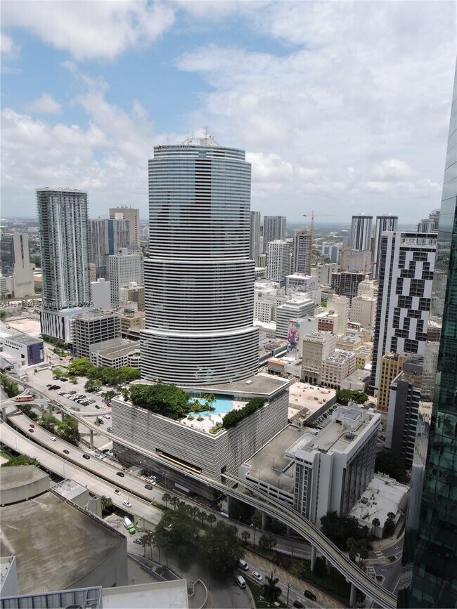 Building Photo - 200 Biscayne Blvd Way