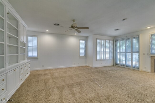 Building Photo - 174 Buena Ct