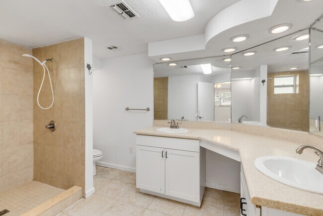 Building Photo - 2130 Pope Ave