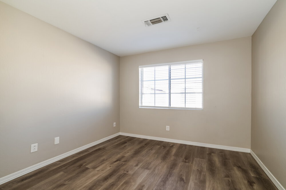 Building Photo - 2345 E Gelding Dr