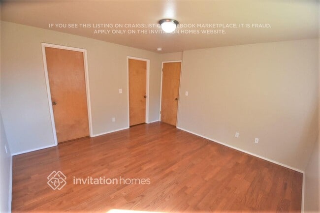 Building Photo - 2618 107th Dr NE