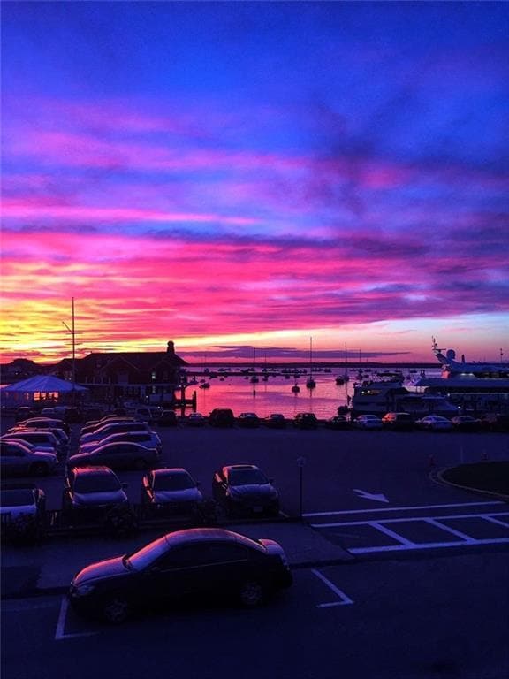 Building Photo - 118 Bay St