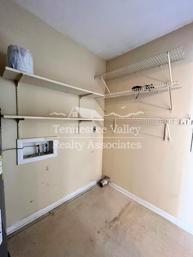 Building Photo - STUNNING 3 BED/2 BATH with Amazing Outdoor...