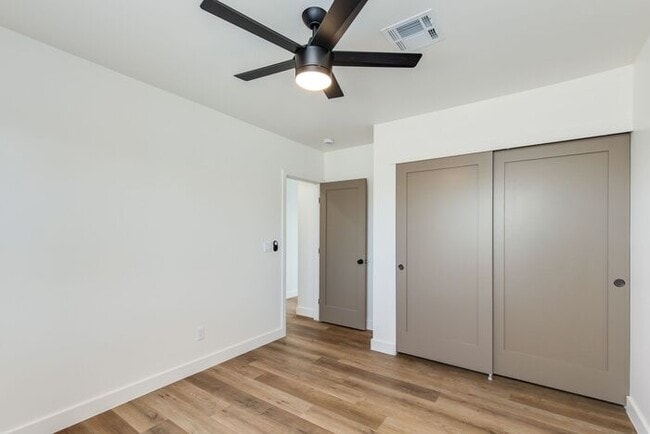 Building Photo - 2bedroom Casita