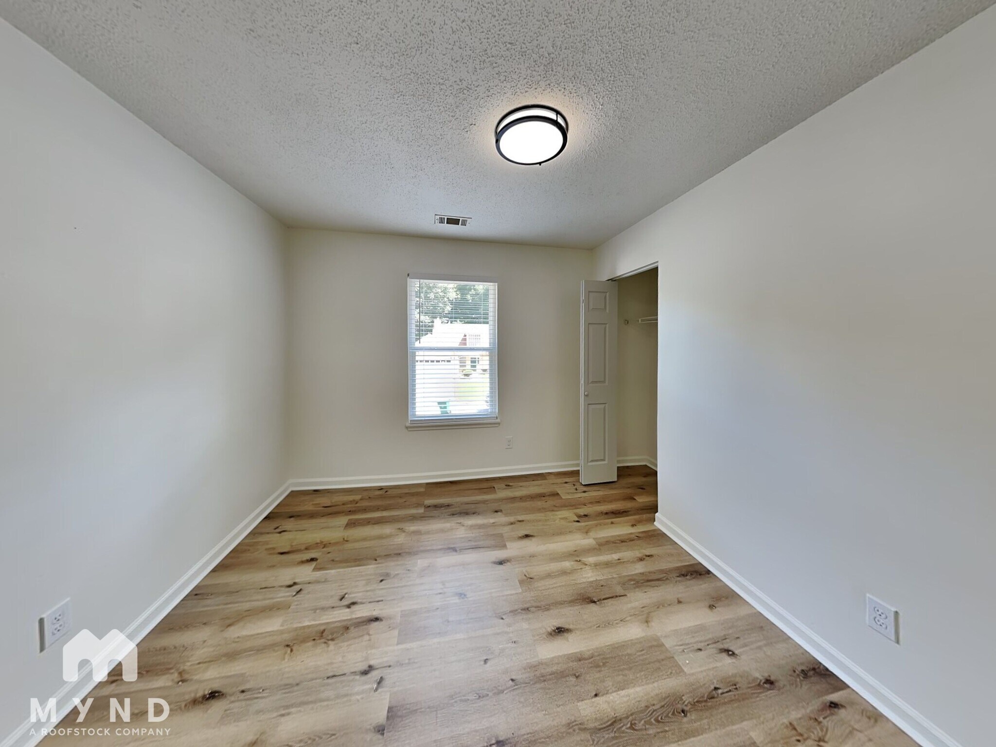 Building Photo - 3221 River Mist Cove