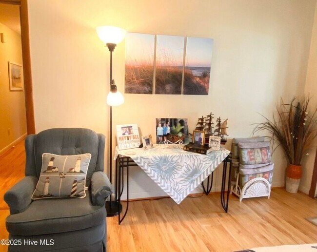 Building Photo - ***MOVE-IN SPECIAL*** $500 OFF OF YOUR FIRST MONTH'S RENT AND APPLICATION FEES WAIVED UPON APPROV...