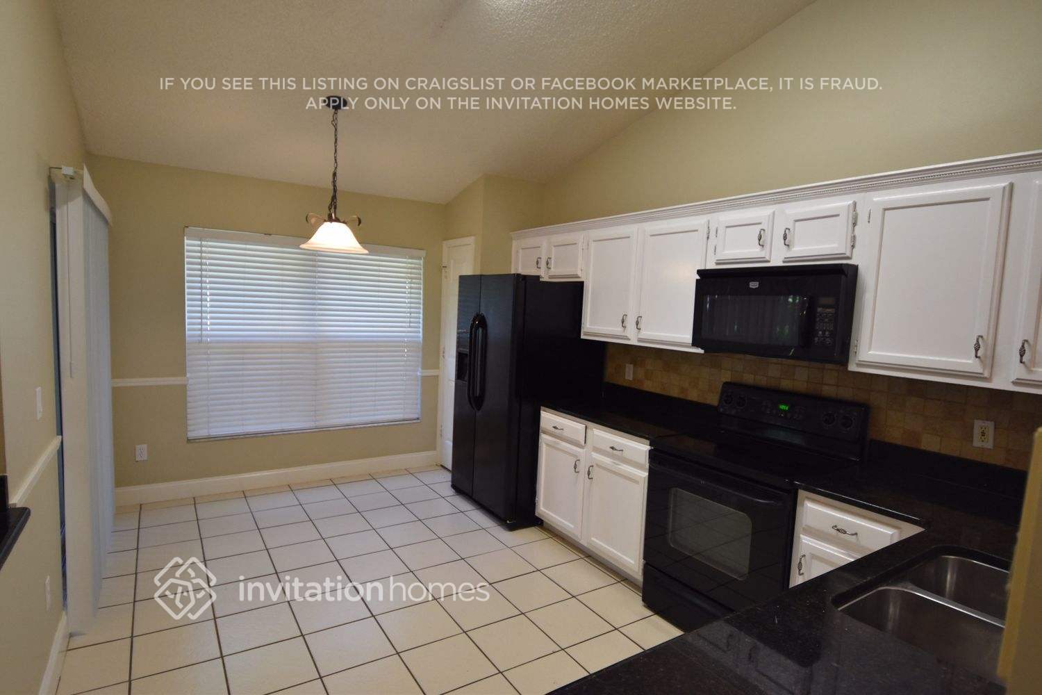 Building Photo - 412 Country Wood Cir