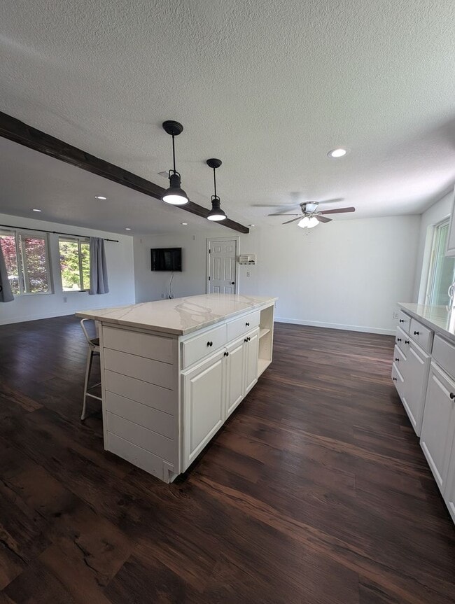 Building Photo - Large 4 Bedroom Home for rent in PO - Over Two Acres and Room to Roam!