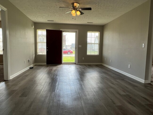Building Photo - 1417 Journey Dr