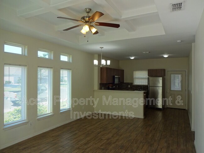 Building Photo - 3905 Hawthorne Ave