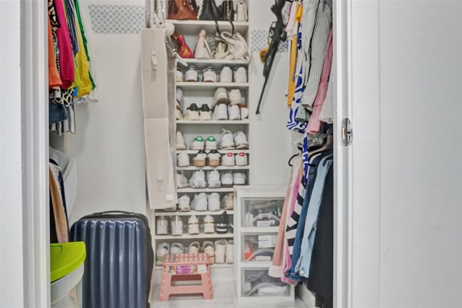 Building Photo - 18041 Biscayne Blvd