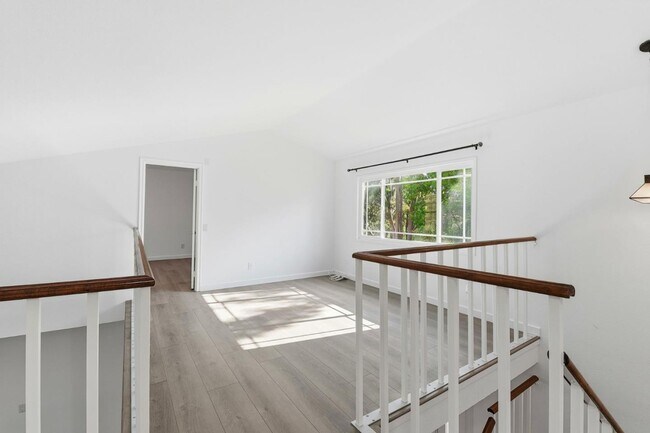 Building Photo - 29016 Lillyglen Dr