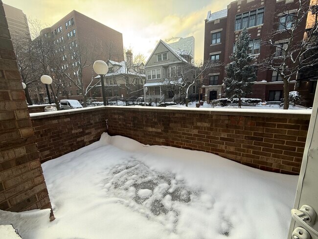 Building Photo - 744 W Gordon Terrace