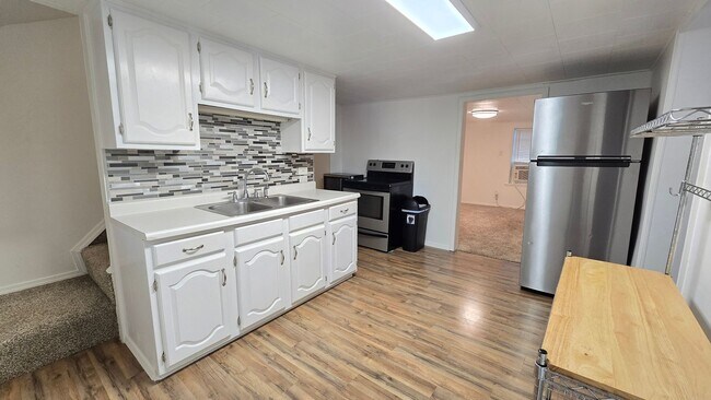 Building Photo - 5769 Harrison Ave