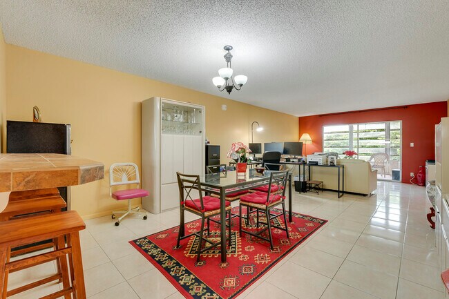 Building Photo - 3305 Aruba Way