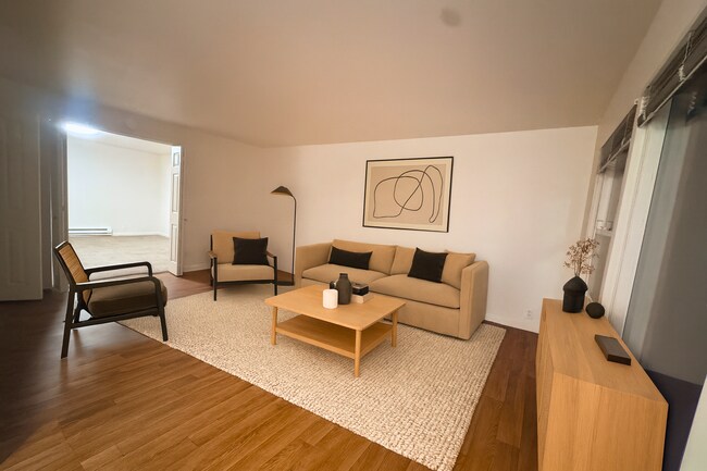 Interior Photo - Marine Vista