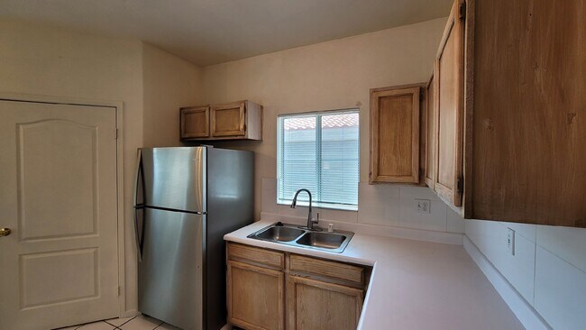 Building Photo - 5525 W Flamingo Rd