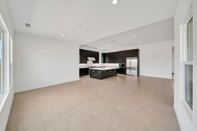 Building Photo - 30000 N Camino los Robles