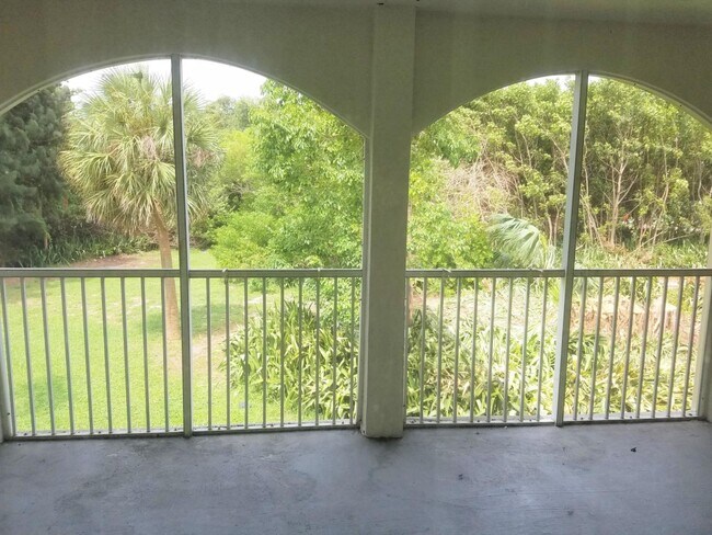 Building Photo - 815 W Boynton Beach Blvd