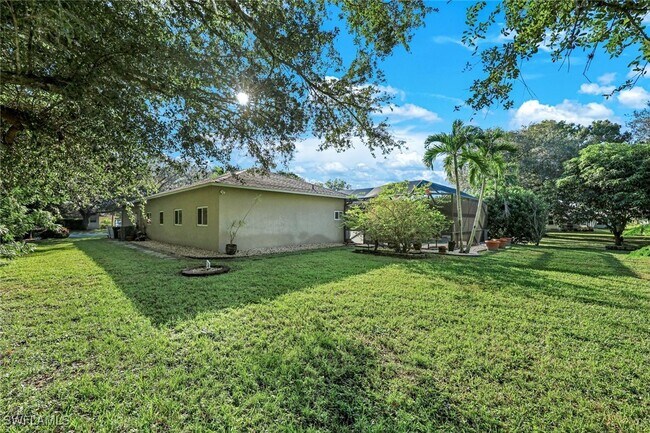 Building Photo - 7500 Woodland Bend Cir