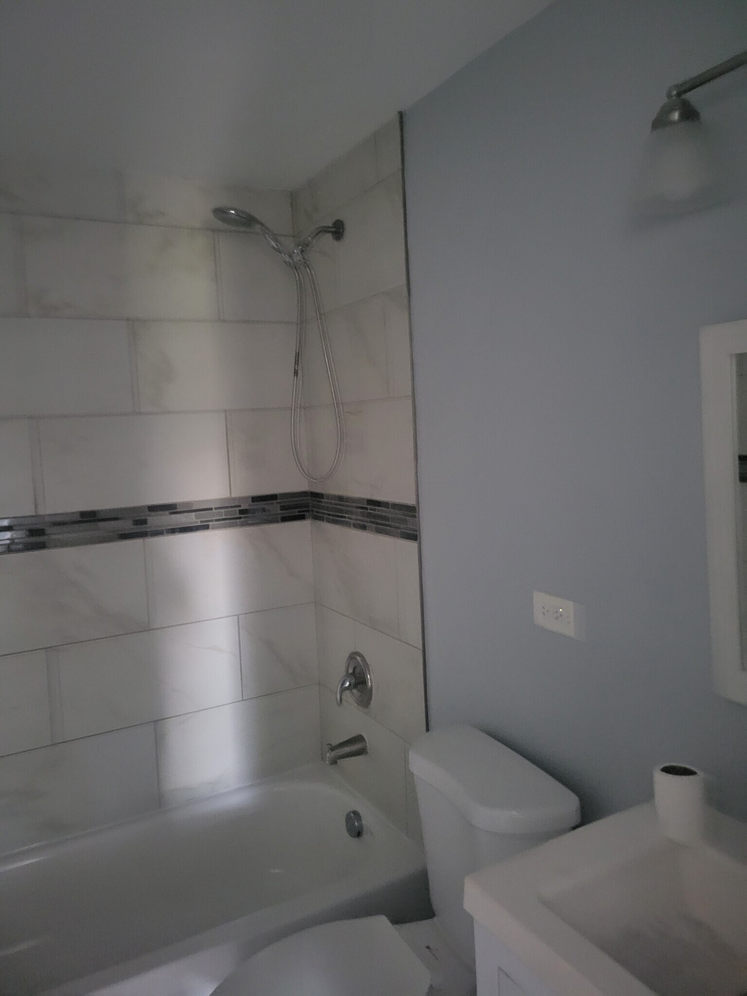 Building Photo - 22005 Balmoral Dr