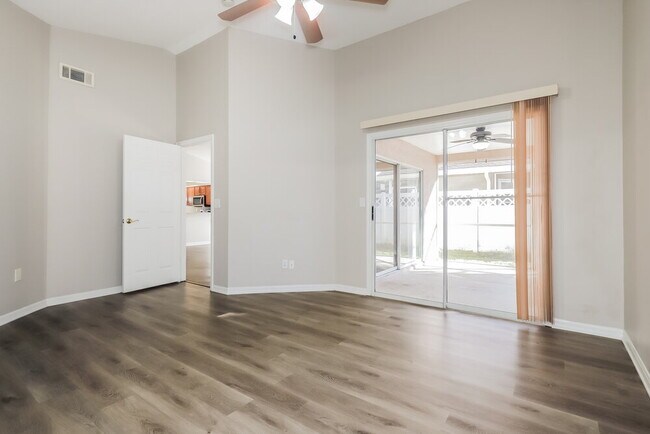 Building Photo - 2035 Attaway Dr