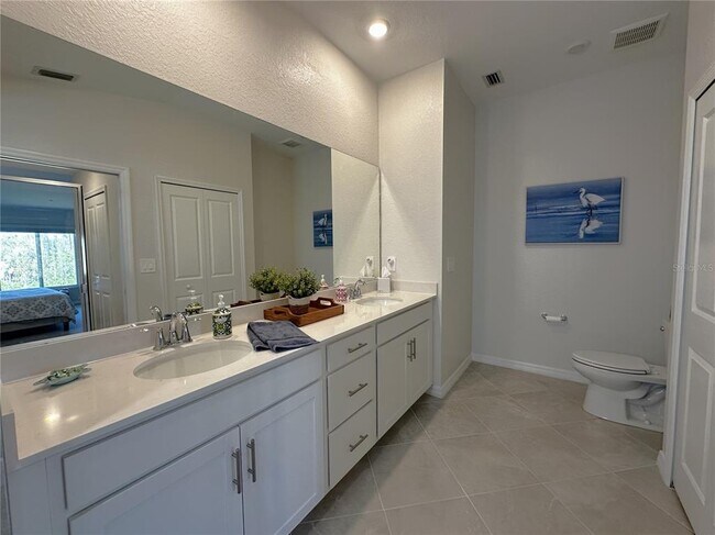 Building Photo - 14231 Heritage Landing Blvd