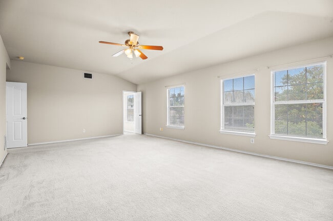 Building Photo - 511 Shannon Rose