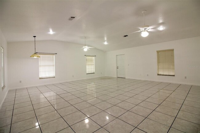 Building Photo - 3150 Big Valley Dr