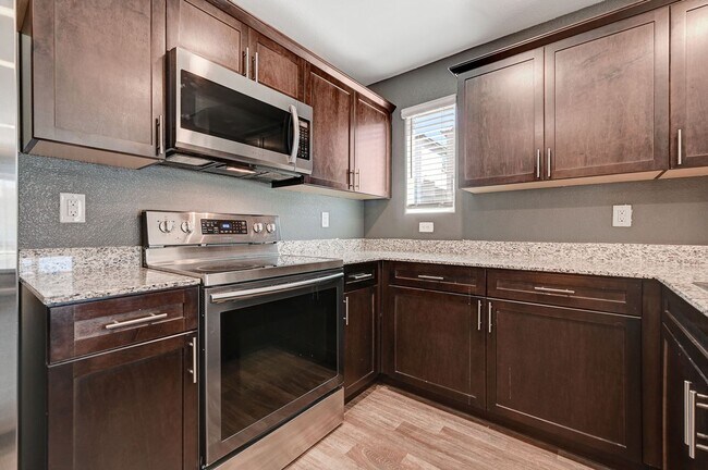 Building Photo - 2021 TOWNHOME IN GATED COMMUNITY N LAS VEGAS