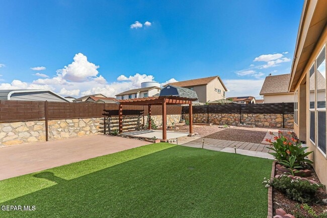 Building Photo - 14422 Coyote Trail