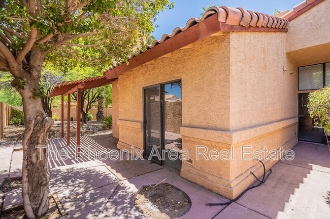 Building Photo - 735 N Tangerine Dr