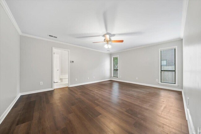 Building Photo - 7559 Cross Village Dr