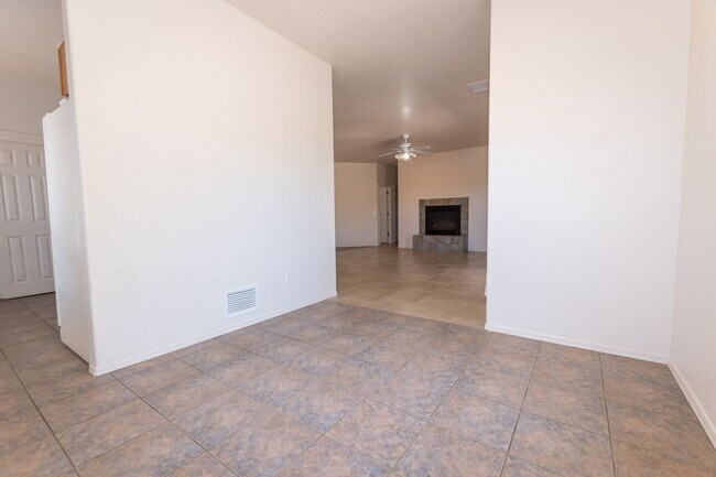 Building Photo - Large Corner Lot Home with 3 Bedrooms, 2 Baths, Central A/C, Washer & Dryer included!