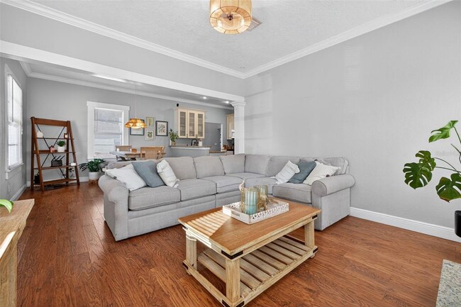 Building Photo - 5911 N Highland Ave