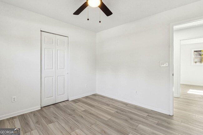 Building Photo - 597 Paper Mill Rd